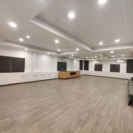 Super Townhouse Habitat New Town Rooms & Party Spaces โกลกาตา ภายนอก รูปภาพ