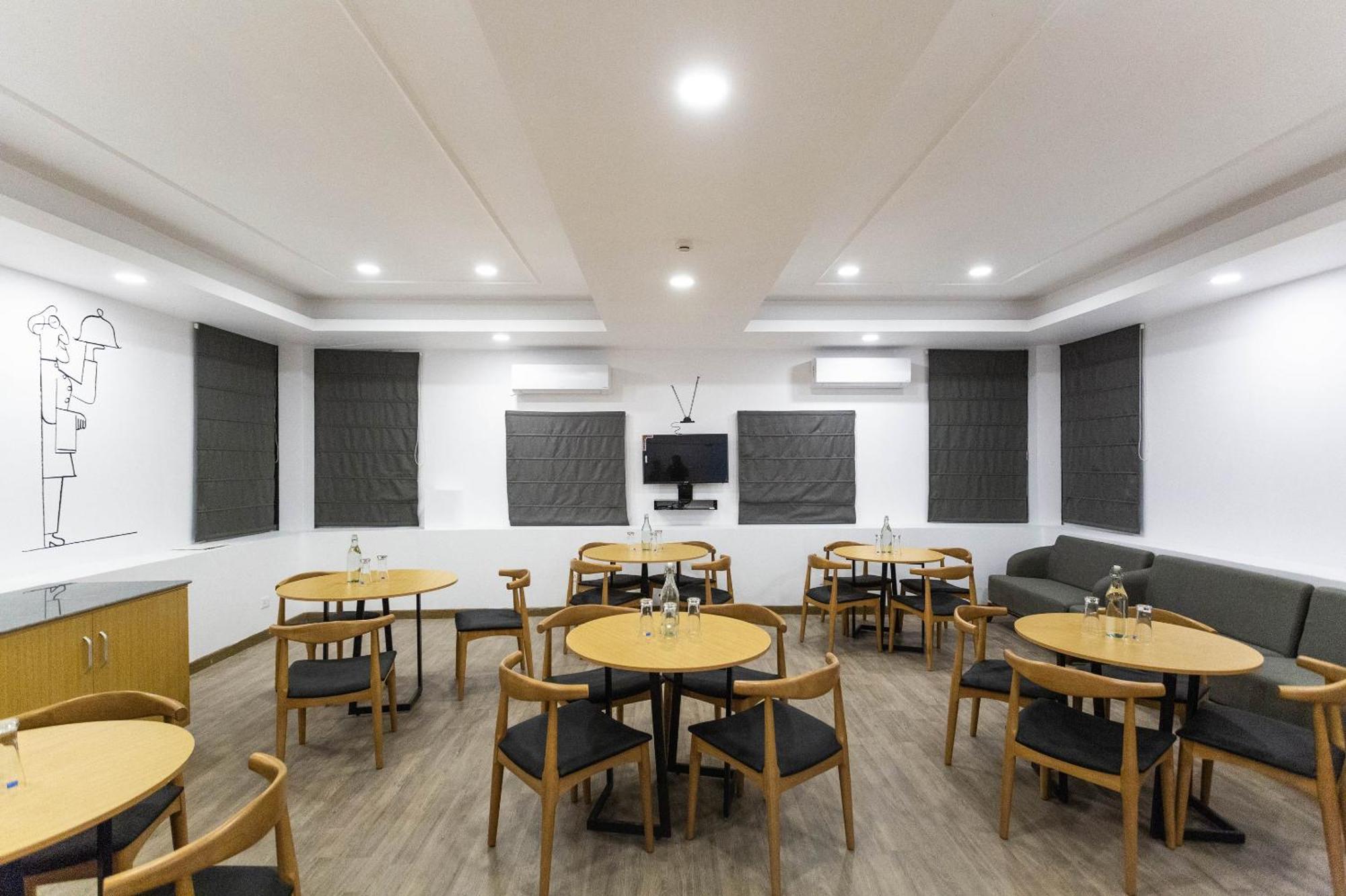 Super Townhouse Habitat New Town Rooms & Party Spaces โกลกาตา ภายนอก รูปภาพ