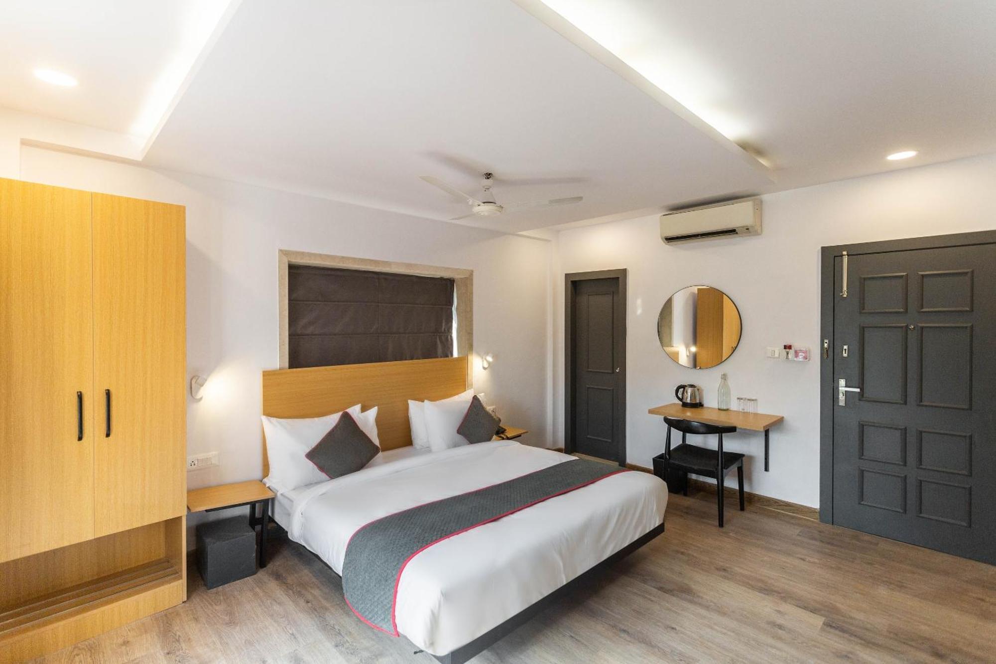 Super Townhouse Habitat New Town Rooms & Party Spaces โกลกาตา ภายนอก รูปภาพ