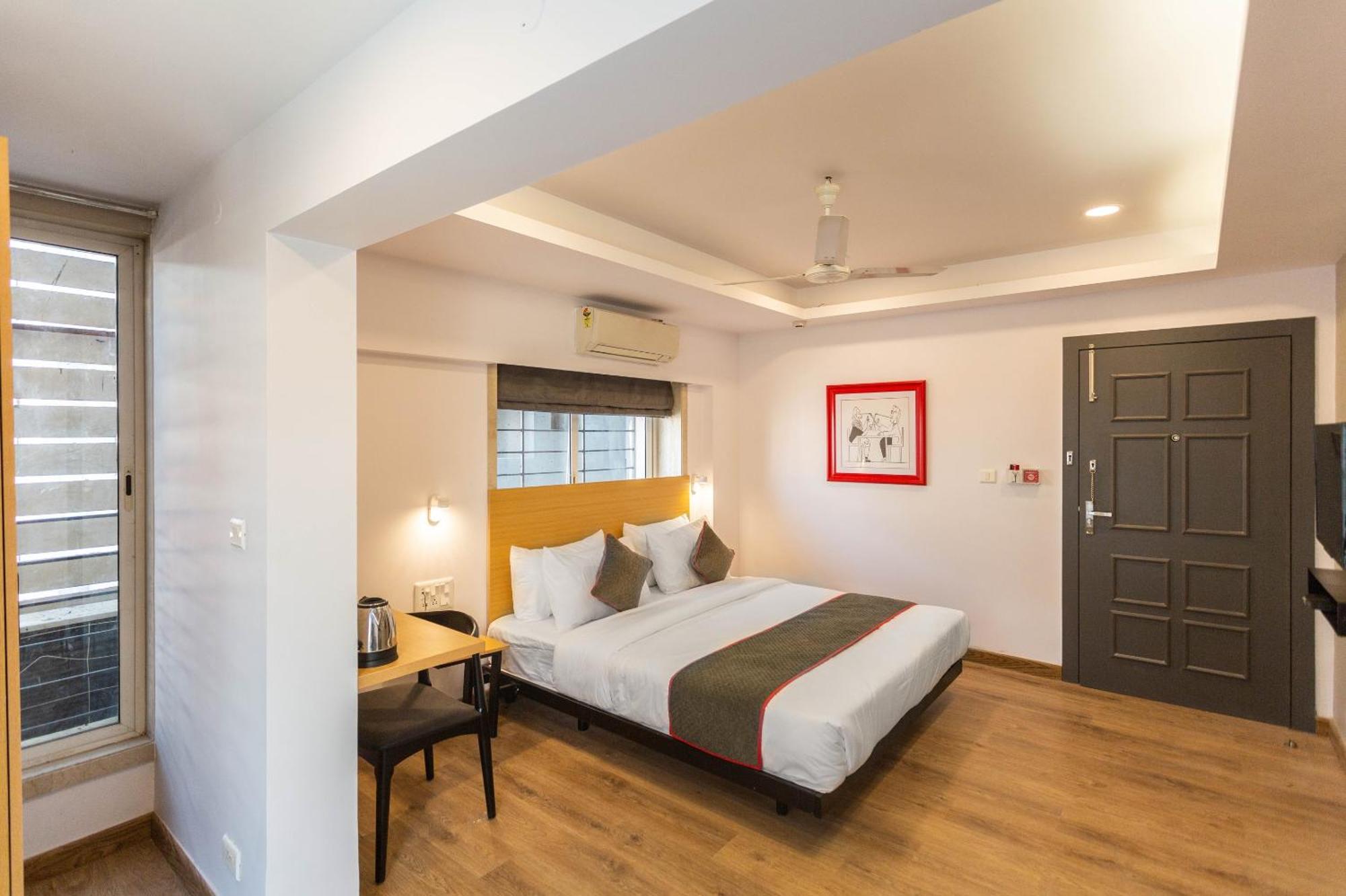 Super Townhouse Habitat New Town Rooms & Party Spaces โกลกาตา ภายนอก รูปภาพ